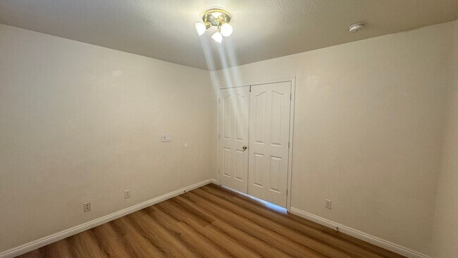 Building Photo - Summerlin 4 bedroom 3 car garage