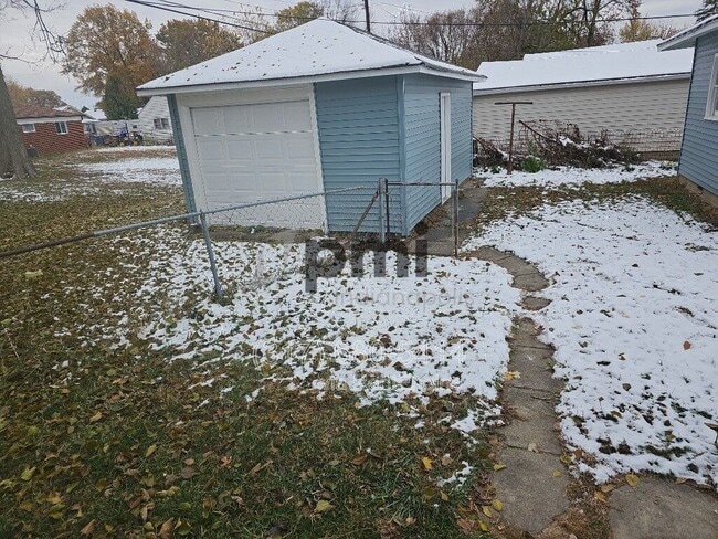 Building Photo - 4321 Bertha St