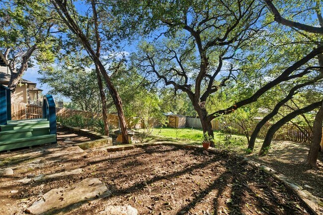 Building Photo - 2107 Rain Water Dr