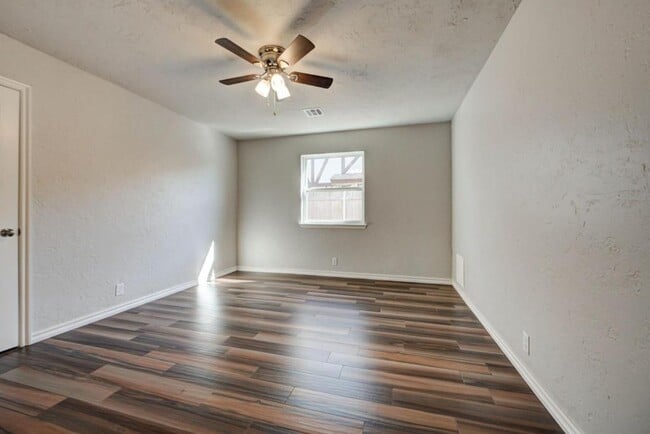 Building Photo - 1011 W Gemini Rd