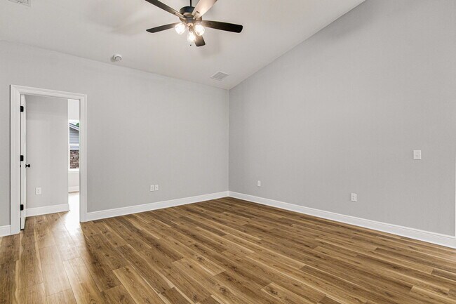 Building Photo - 7684 Old Hickory Dr