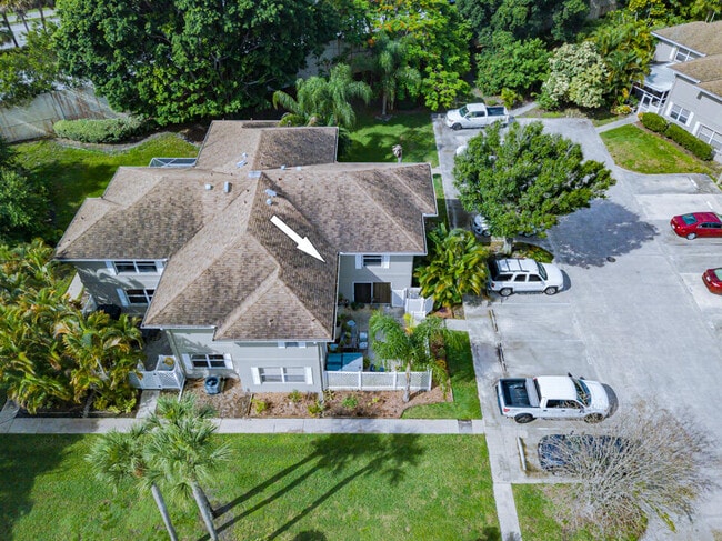 Building Photo - 3261 SW Sunset Trace Cir
