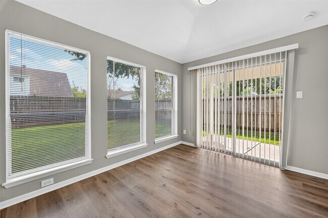 Building Photo - 3111 Timber View Dr