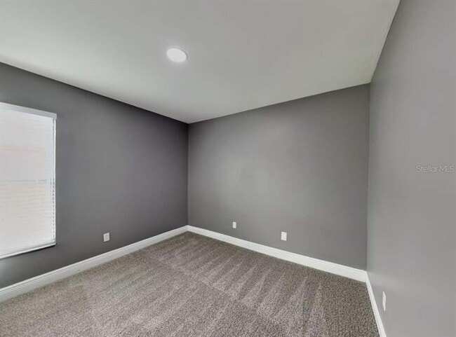 Building Photo - 2418 Radnor Ave