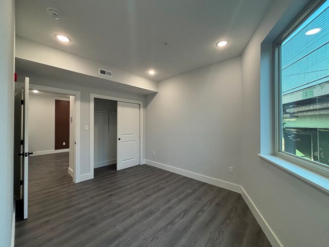 Building Photo - 1108 W Dauphin St