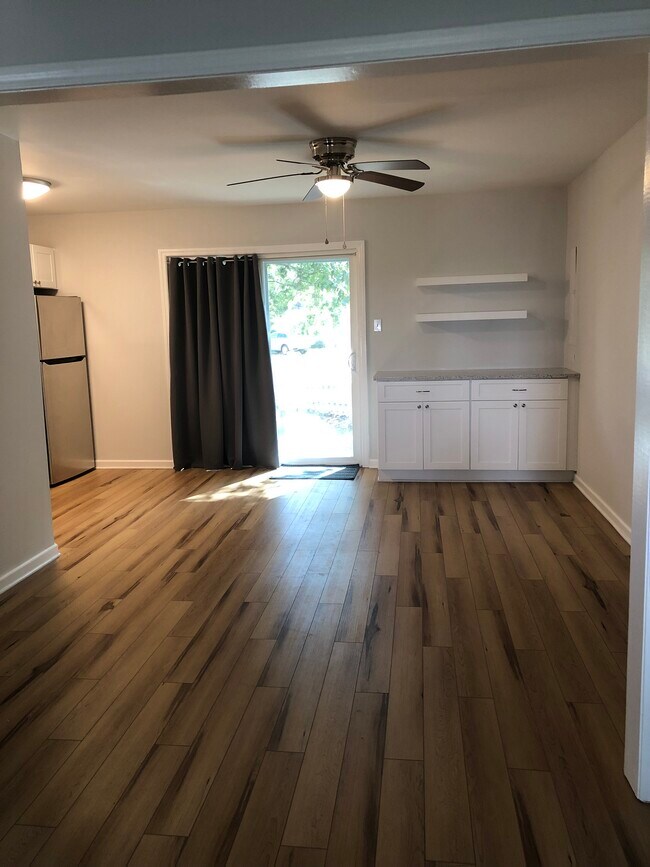 dining room - 16 Crestmont Dr