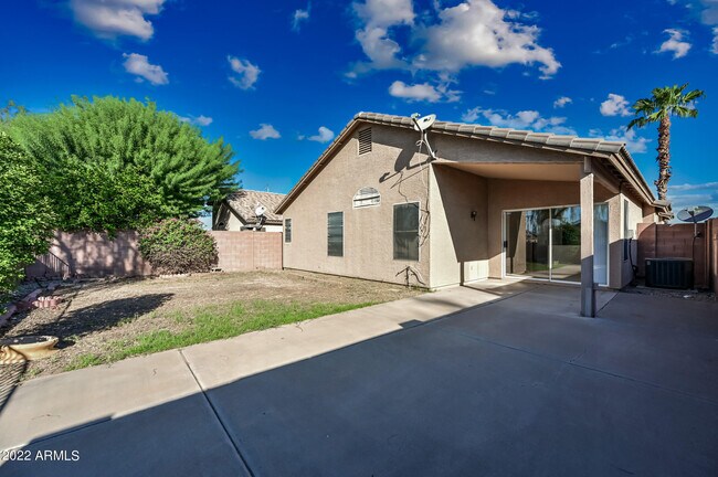 Building Photo - 2607 E Anderson Dr