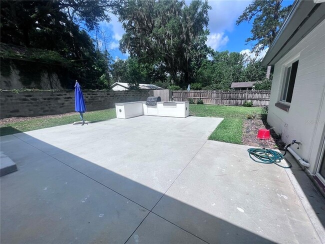 Building Photo - 2707 NW 4th Ave