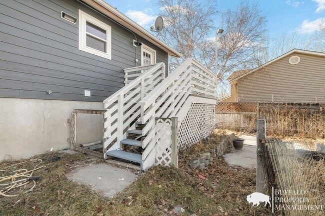 Building Photo - Spacious 6-Bedroom Home with Garden Oasis in Idaho Falls