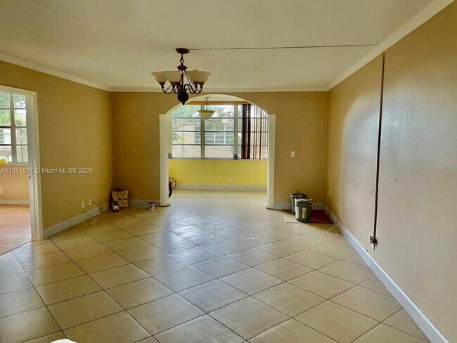 Building Photo - 1040 NW 80th Ave