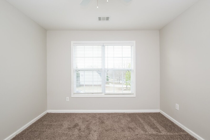Building Photo - 3345 Wrenwood Ct
