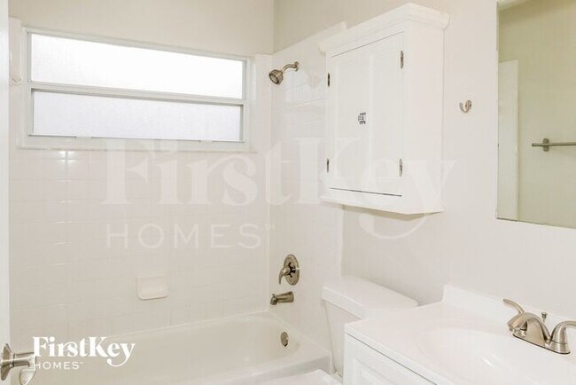 Building Photo - 7743 Water Oak Ct