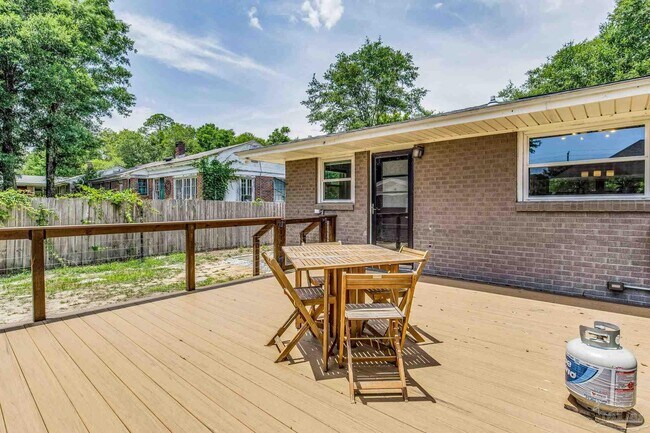 Building Photo - 2033 E Bobe St