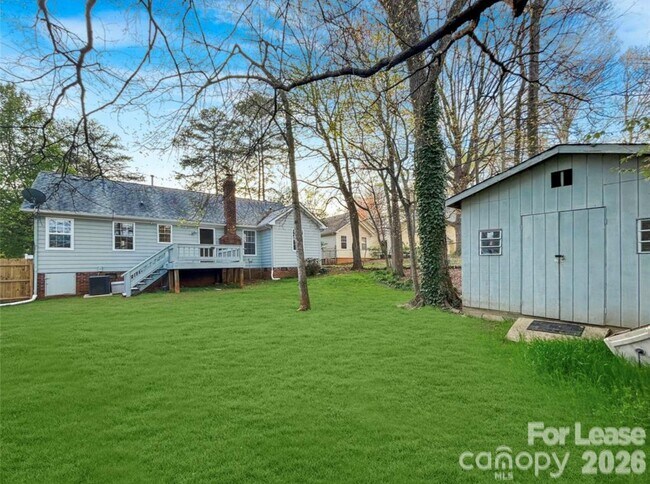 Building Photo - 5933 Ruth Dr