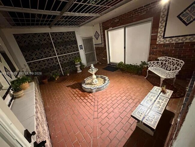 Building Photo - 3600 SW 26th St
