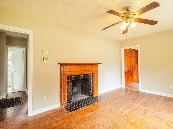 Building Photo - 402 Belcher Dr