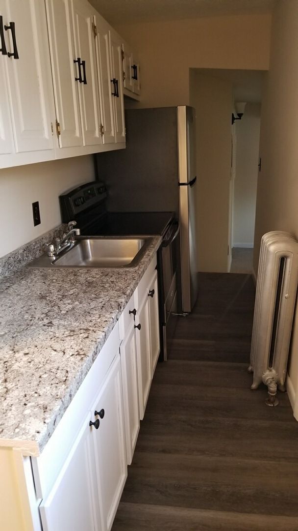 Building Photo - Bright & Updated 2-Bedroom, 2-Bath Apartment