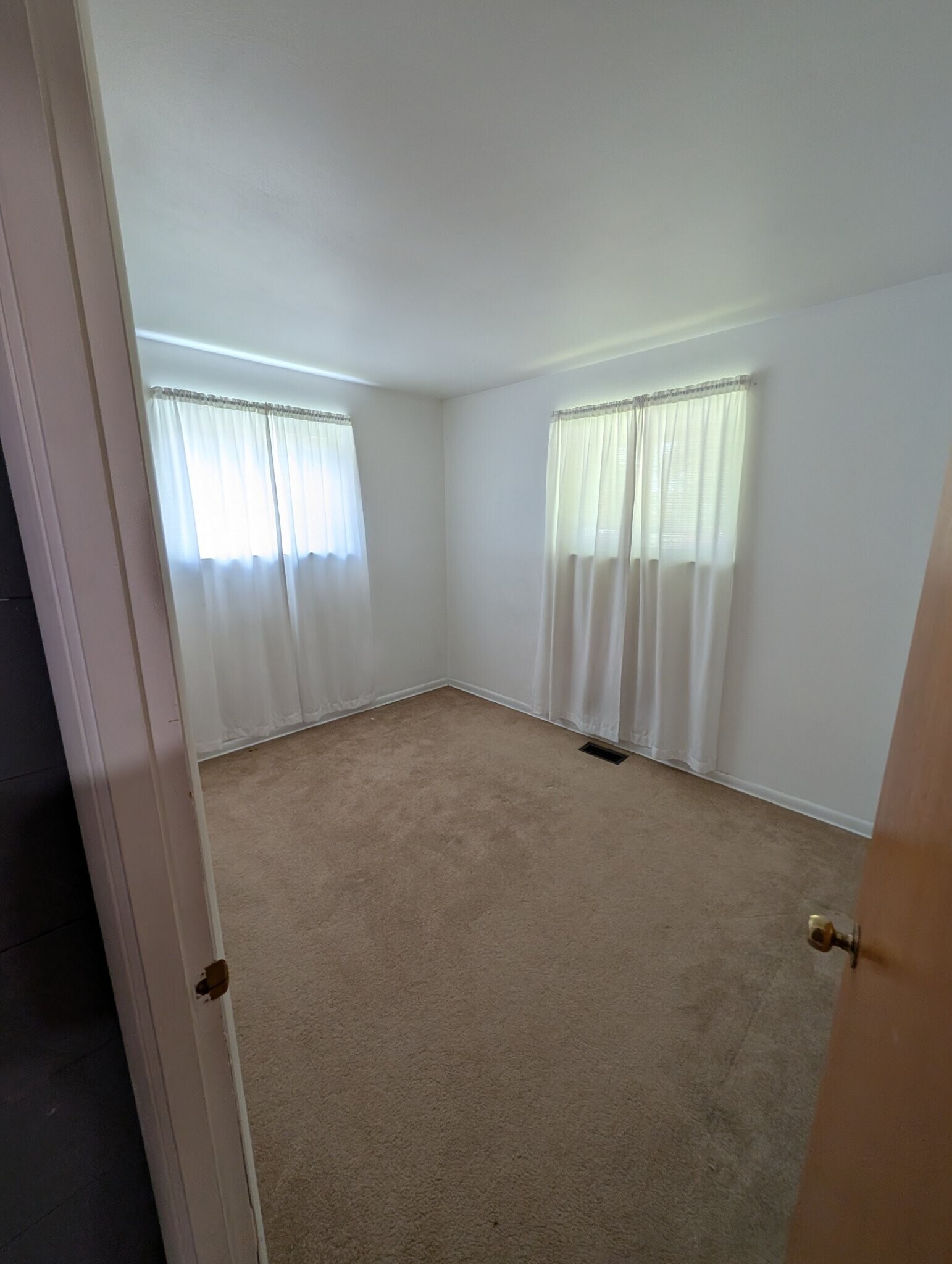 Building Photo - 302 Kenyon Dr