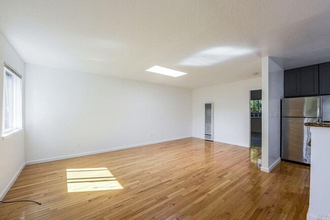 Building Photo - 1385 Sir Francis Drake Blvd