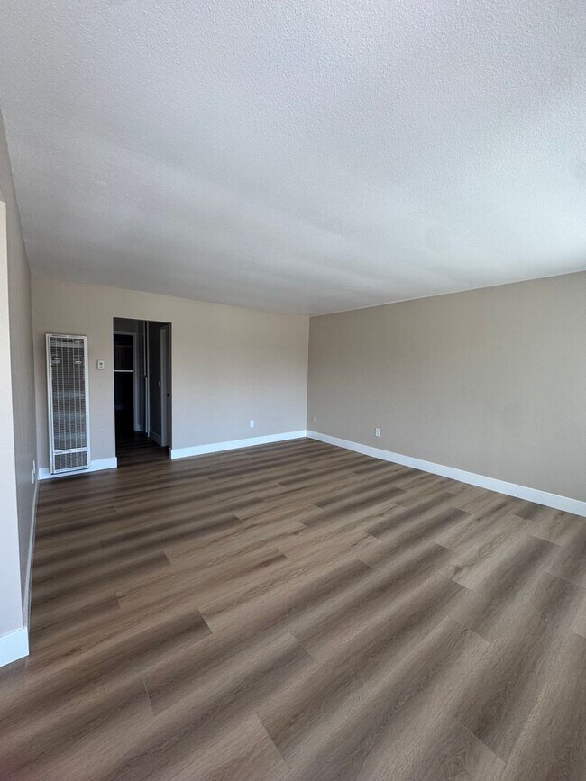 Building Photo - 7302 Elk Cir