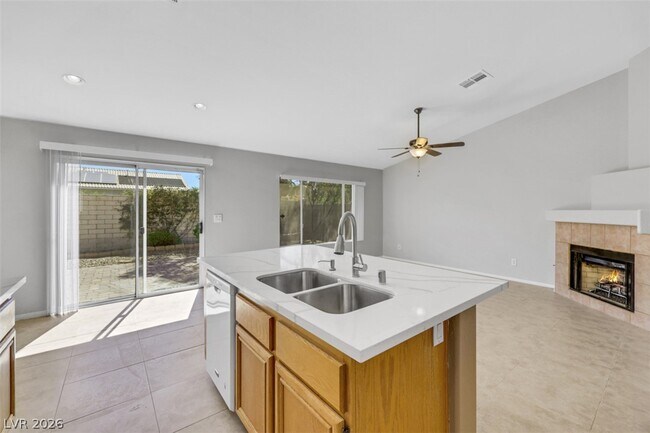 Building Photo - 8730 Wallaby Ln