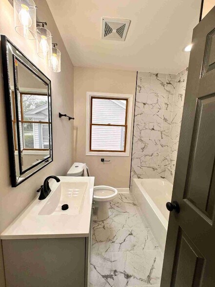 Building Photo - 15316 S Corbin St