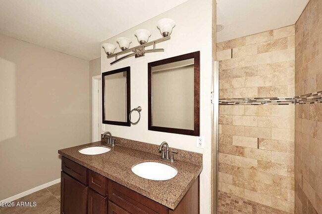 Building Photo - 2314 E Montecito Ave