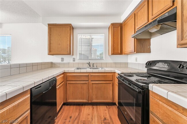 Building Photo - 6859 Tamarus St