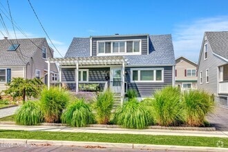 Building Photo - 316 16th Ave