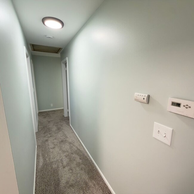 Building Photo - 3 Bedroom Home In Kentwood Schools!