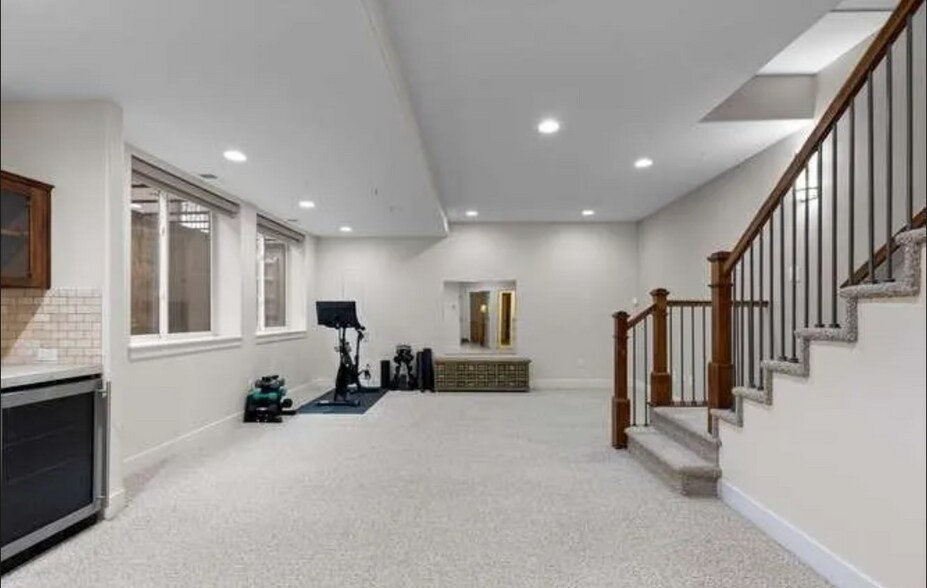 Building Photo - 965 S Clarkson St