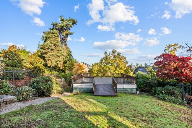 Building Photo - 4Bd/3Ba Seattle House