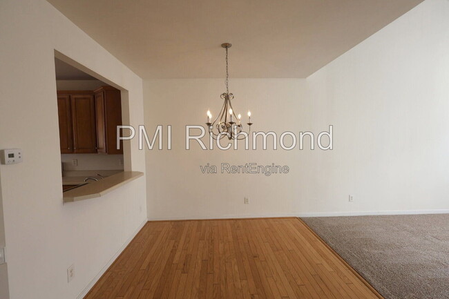 Building Photo - 5805 Park Creste Dr