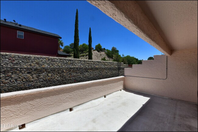 Building Photo - 710 N Resler Dr
