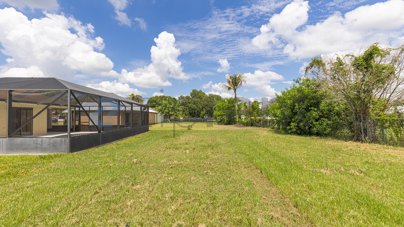 Building Photo - Unit