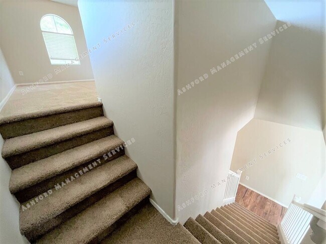 Building Photo - 2417 S 90th Glen