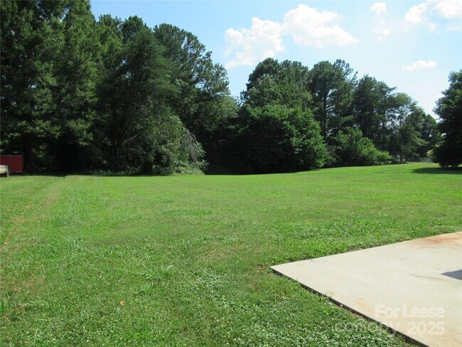 Building Photo - 604 Victory Grove Church Rd