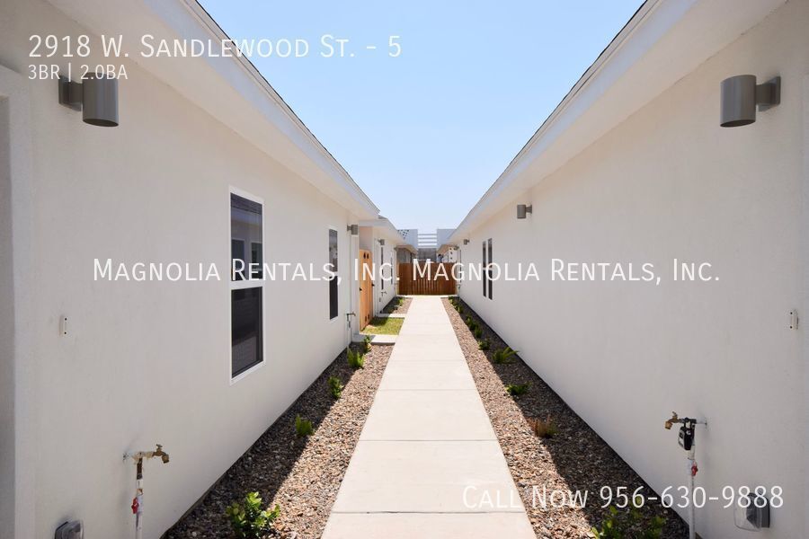 Building Photo - 2918 W Sandlewood St