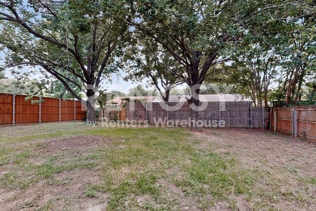 Building Photo - Completely Refreshed Arlington Home