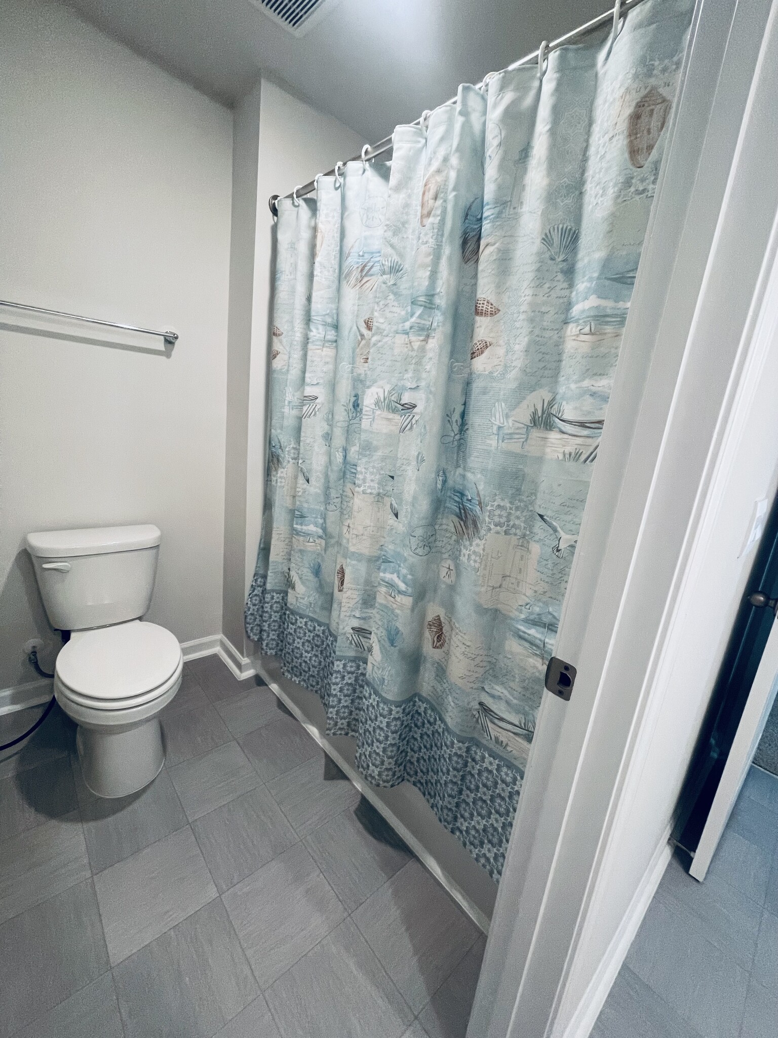 2nd Floor Full Bathroom - 2124 Fletchers Ridge Dr