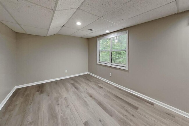 Building Photo - 3468 Erin Glen NW