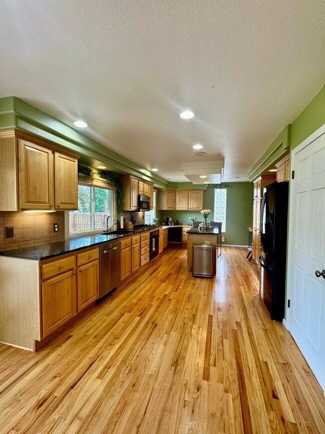 Building Photo - Beautiful Fort Collins Home with Golf Cour...