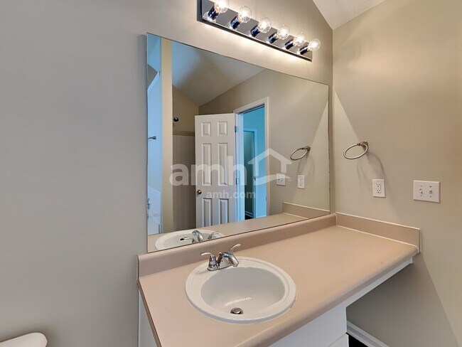 Building Photo - 3321 Metro Way