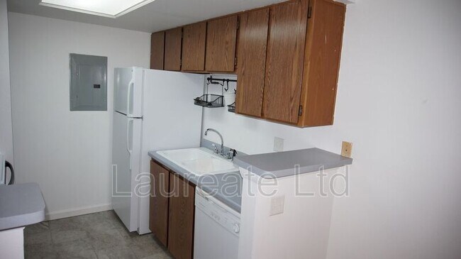 Building Photo - 1836 S Pitkin Cir