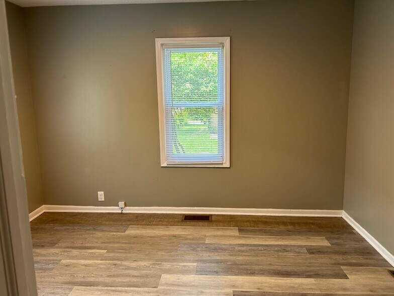 Building Photo - 1506 N Grant Ave