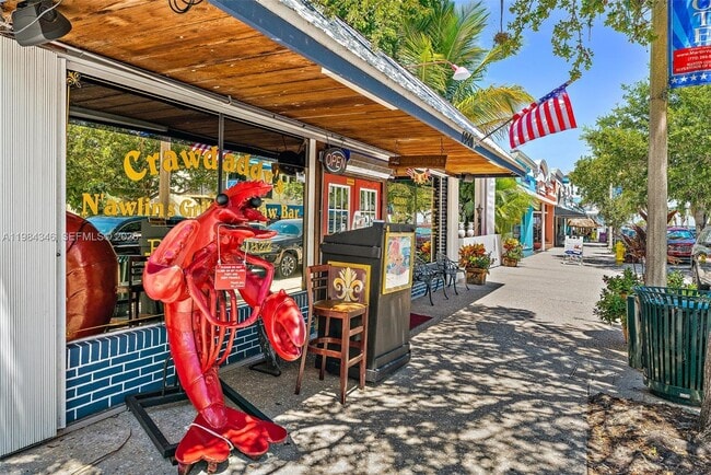 Building Photo - 10200 S Ocean Dr