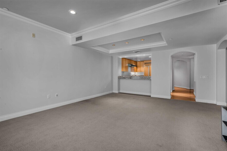 Building Photo - 11847 Gorham Ave