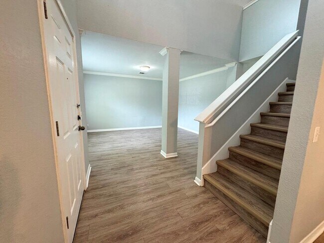 Building Photo - 1009 Rutgers Dr
