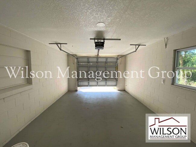 Building Photo - 1904 SW Rd