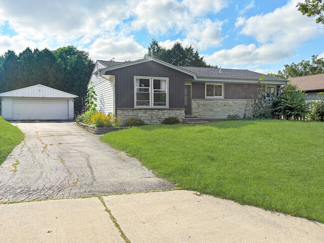 Primary Photo - 4381 S 37th St.